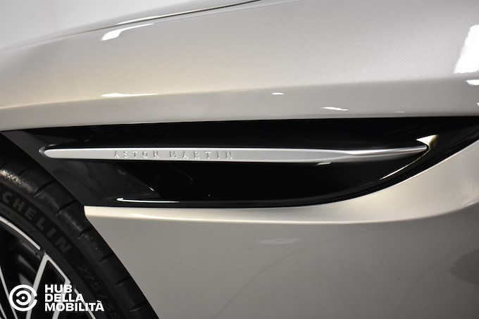 ASTON MARTIN DB12 V8 Volante
